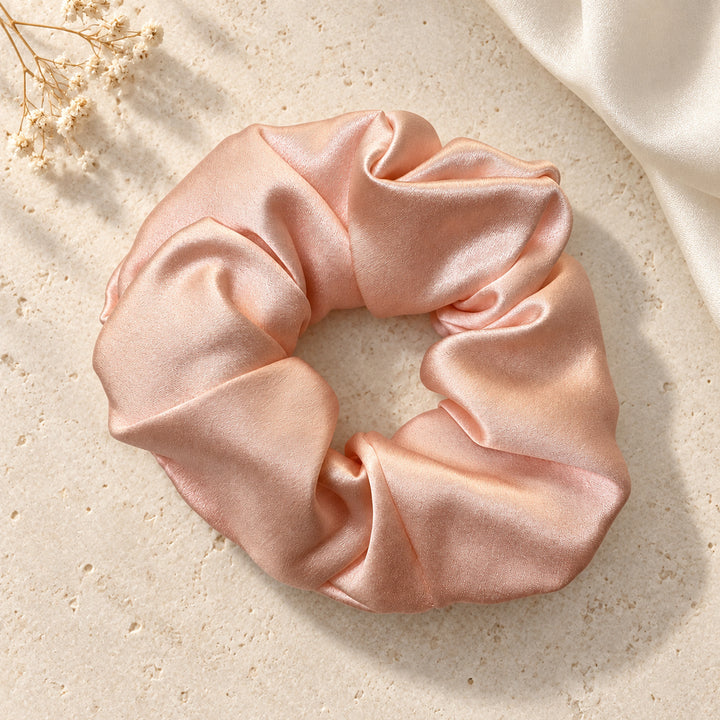 Saf İpek Toz Pembe Toka Scrunchie Orta Boy