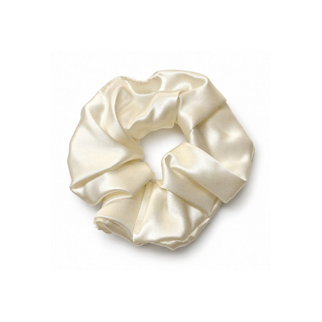 Saf İpek Beyaz Toka Scrunchie Orta Boy