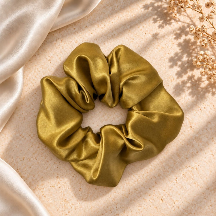 Saf İpek Altın Toka Scrunchie Orta Boy
