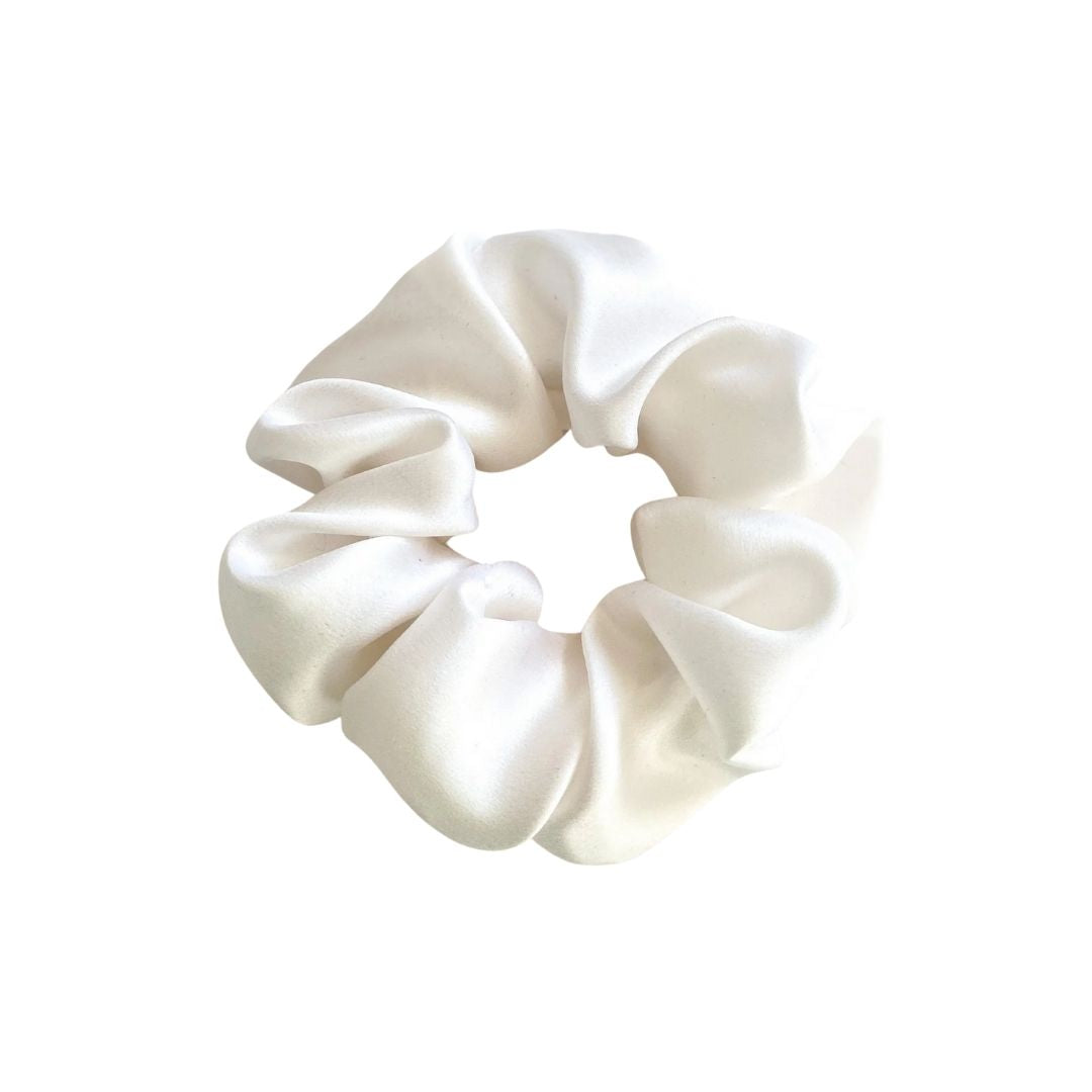 Saf İpek Beyaz Toka Scrunchie Büyük Boy