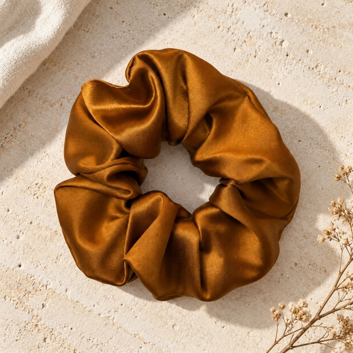 Saf İpek Bakır Toka Scrunchie Orta Boy