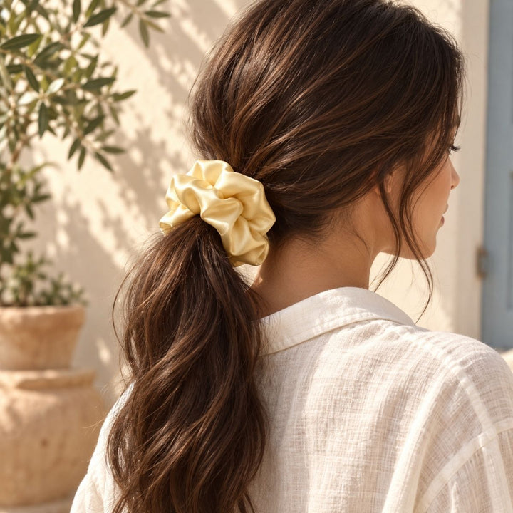Saf İpek Açık Sarı Toka Scrunchie Büyük Boy